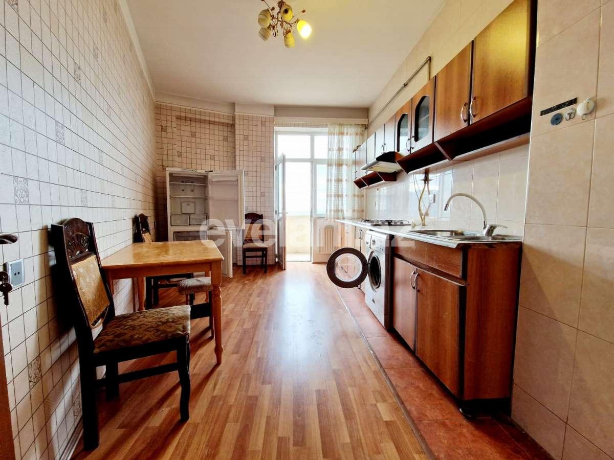 Kirayə verilir, yeni tikili, 2 otaqlı, 90 m², Bakı, Nizami r, Qara Qarayev m.