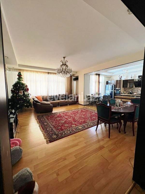 Satılır, yeni tikili, 3 otaqlı, 160 m², Bakı, Nizami r, 8-ci kilometr q, Neftçilər m.