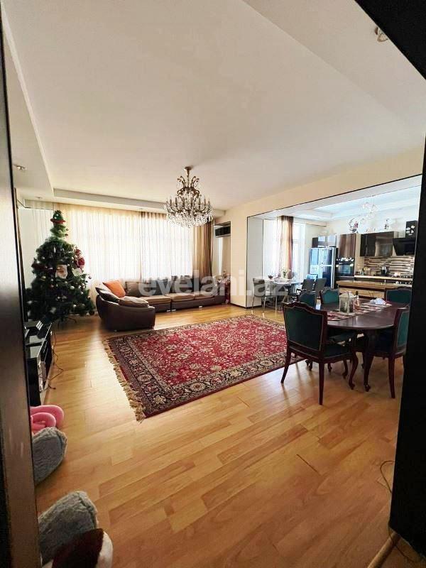 Satılır, yeni tikili, 3 otaqlı, 160 m², Bakı, Nizami r, 8-ci kilometr q, Neftçilər m.