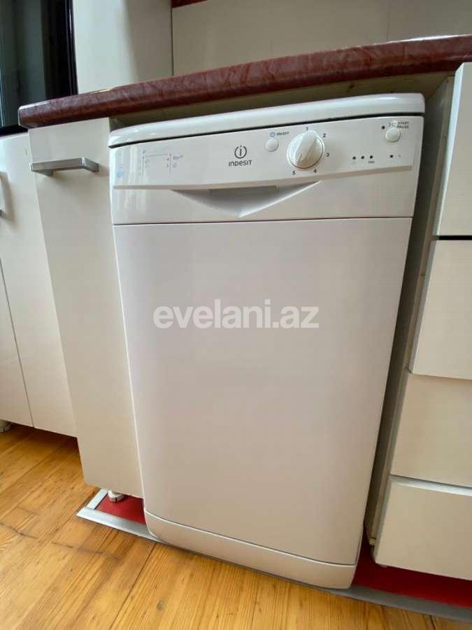 Сдаётся, вторичка, 3-комнаты, 90 m², Баку, Ясамальский r, Элмляр Академиясы m.