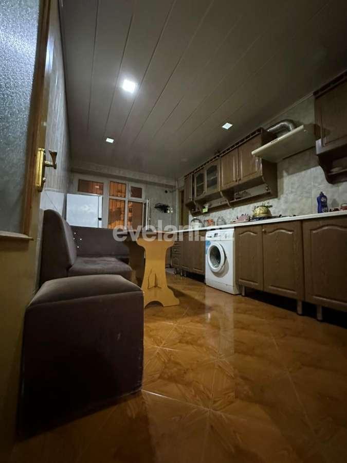 Satılır, köhnə tikili, 4 otaqlı, 120 m², Bakı, Yasamal r, Elmlər Akademiyası m.