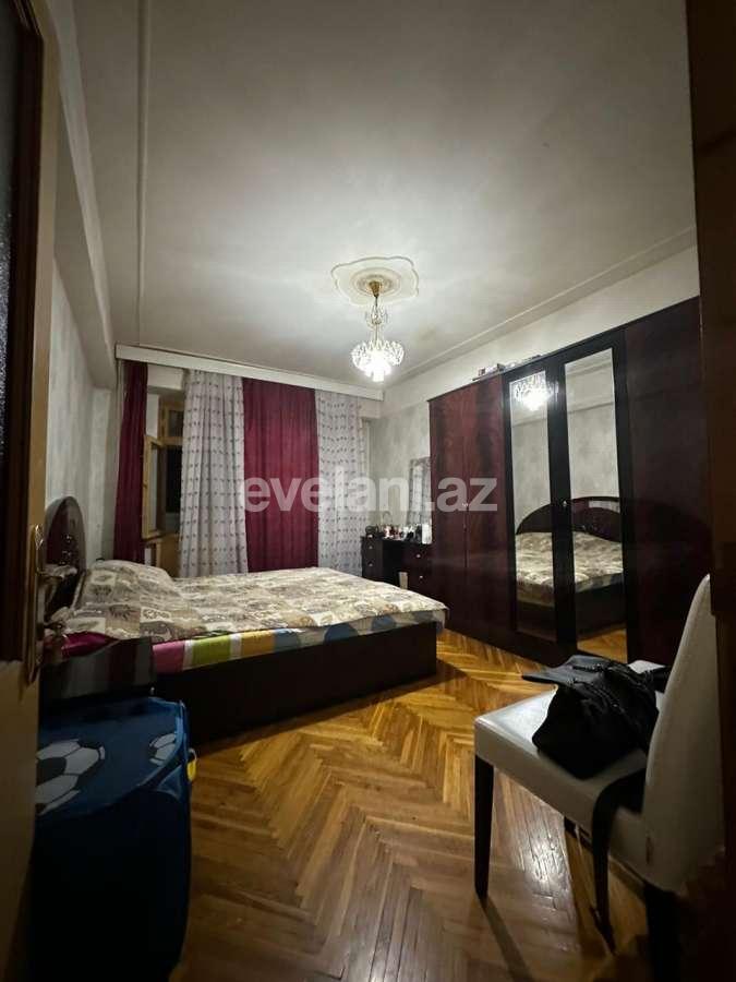 Satılır, köhnə tikili, 4 otaqlı, 120 m², Bakı, Yasamal r, Elmlər Akademiyası m.