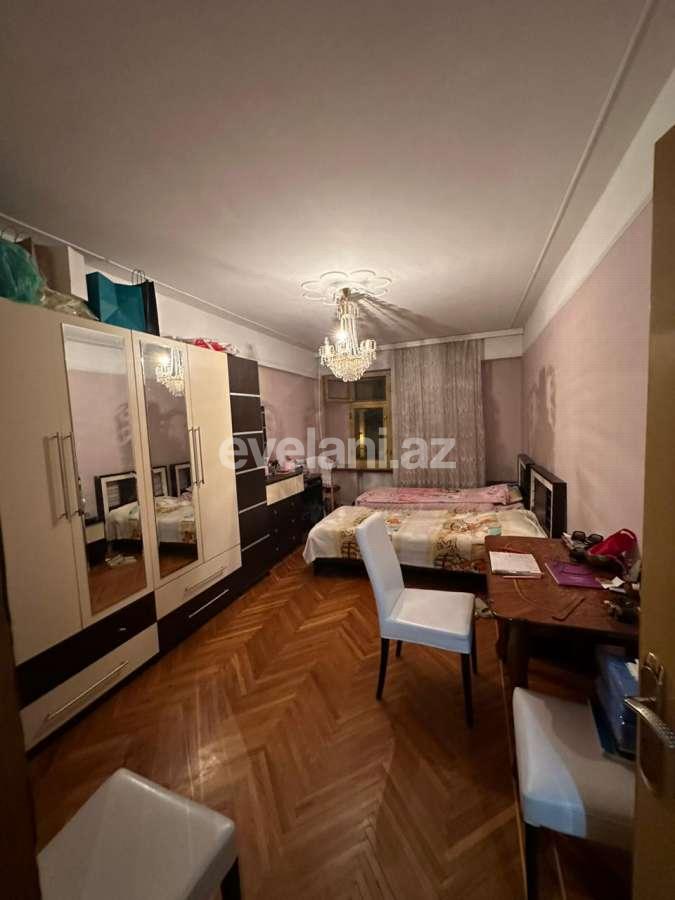 Satılır, köhnə tikili, 4 otaqlı, 120 m², Bakı, Yasamal r, Elmlər Akademiyası m.