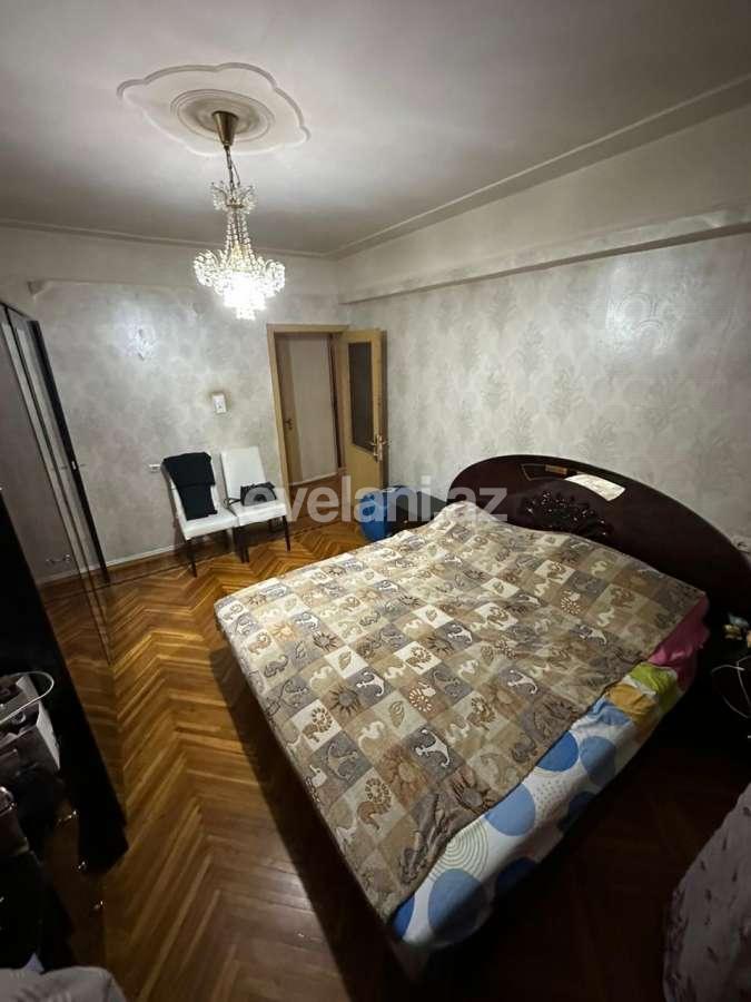 Satılır, köhnə tikili, 4 otaqlı, 120 m², Bakı, Yasamal r, Elmlər Akademiyası m.