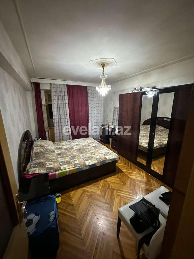 Satılır, köhnə tikili, 4 otaqlı, 120 m², Bakı, Yasamal r, Elmlər Akademiyası m.