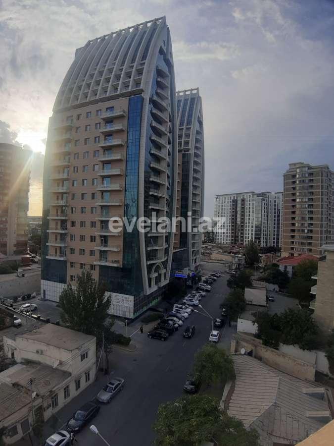 Satılır, yeni tikili, 5 otaqlı, 207 m², Bakı, Yasamal r, Elmlər Akademiyası m.