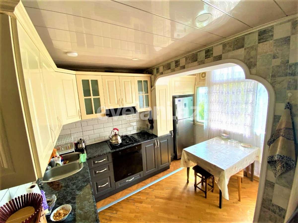 Sale, old building, 3 room, 80 m², Baku, Nizami r, Khalglar Doslugu m.