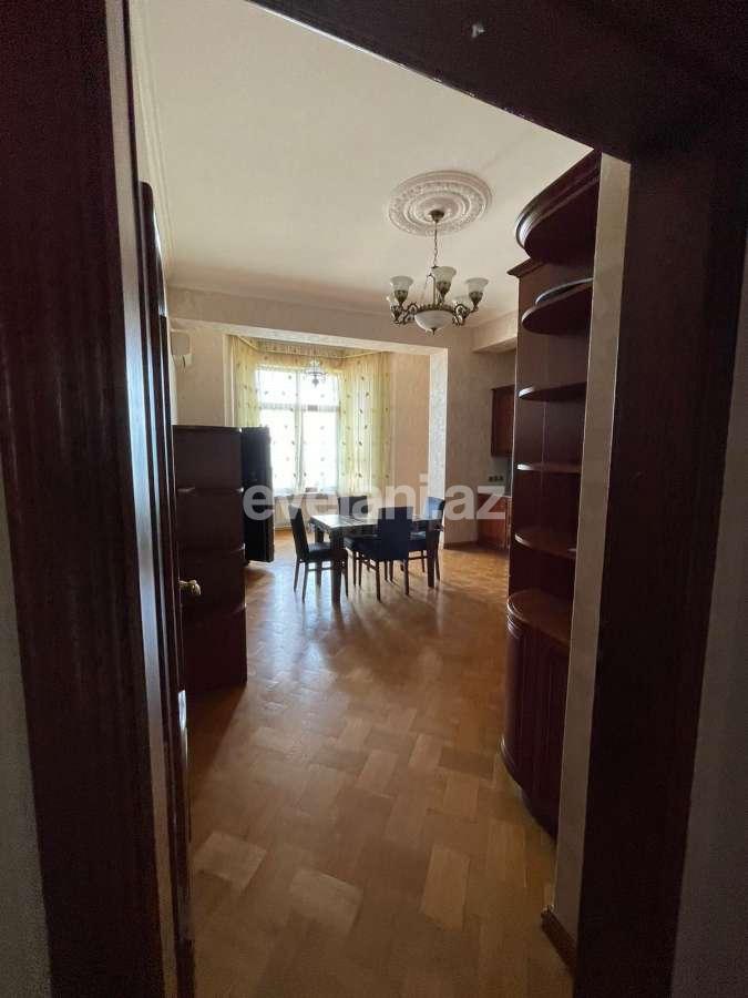 Kirayə verilir, yeni tikili, 4 otaqlı, 1600 m², Bakı, Səbail r, Sahil m.