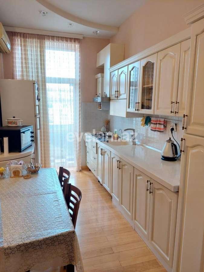 Satılır, köhnə tikili, 4 otaqlı, 110 m², Bakı, Sabunçu r, Bakıxanov q.