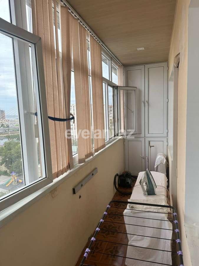 Satılır, köhnə tikili, 3 otaqlı, 90 m², Bakı, Nizami r, Qara Qarayev m.