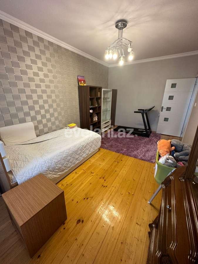 Satılır, köhnə tikili, 3 otaqlı, 90 m², Bakı, Nizami r, Qara Qarayev m.