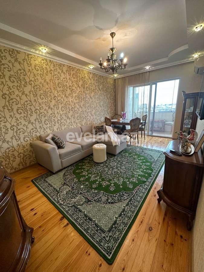 Satılır, köhnə tikili, 3 otaqlı, 90 m², Bakı, Nizami r, Qara Qarayev m.