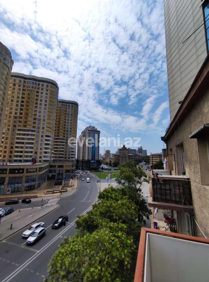 Sale, old building, 3 room, 70 m², Baku, Yasamal r, Elmlar Akademiyası m.