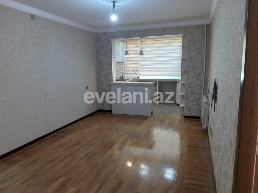 Satılır, köhnə tikili, 3 otaqlı, 50 m², Bakı, Nizami r, Xalqlar Dostluğu m.