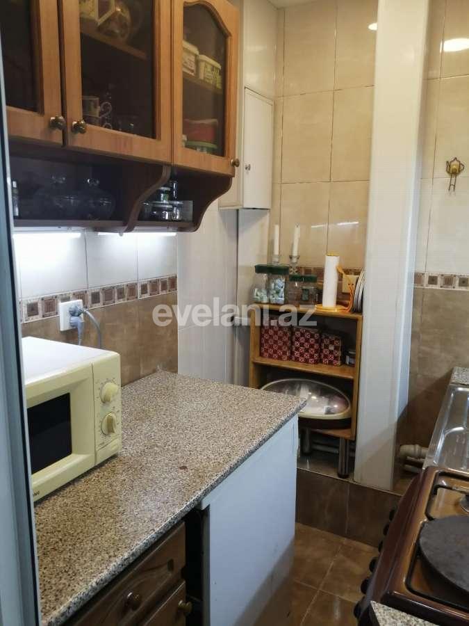 Satılır, köhnə tikili, 3 otaqlı, 60 m², Bakı, Xətai r, Həzi Aslanov m.