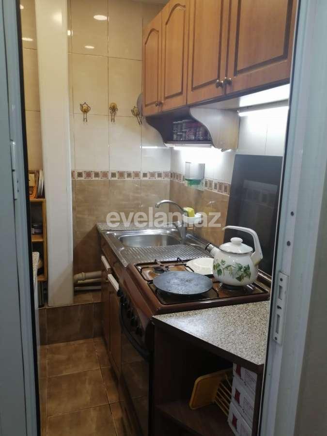 Satılır, köhnə tikili, 3 otaqlı, 60 m², Bakı, Xətai r, Həzi Aslanov m.