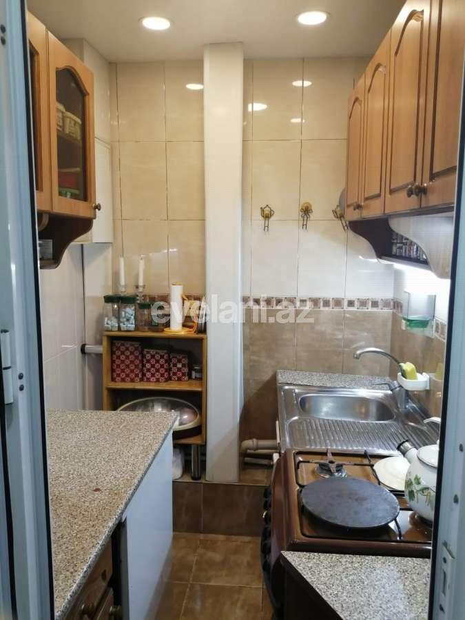 Satılır, köhnə tikili, 3 otaqlı, 60 m², Bakı, Xətai r, Həzi Aslanov m.