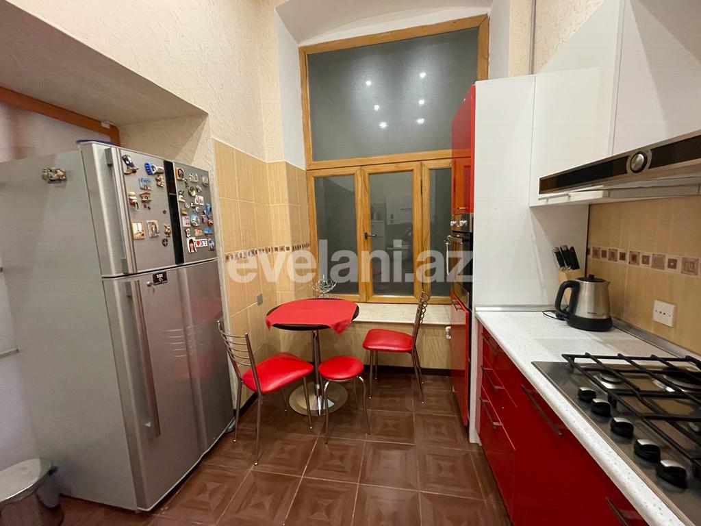 Kirayə verilir, köhnə tikili, 2 otaqlı, 90 m², Bakı, Səbail r, Sahil m.
