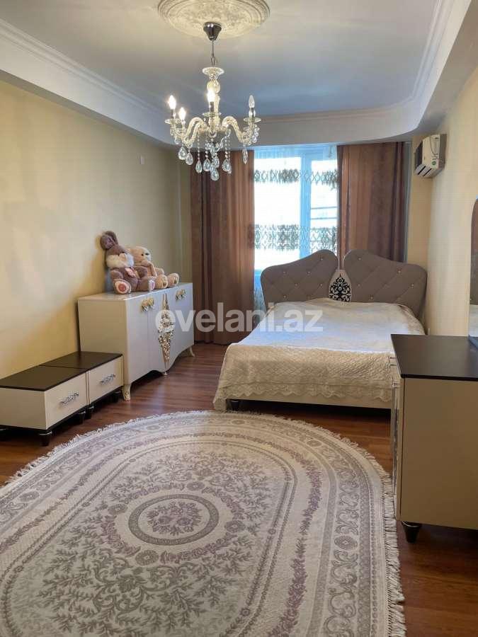 Satılır, köhnə tikili, 3 otaqlı, 140 m², Bakı, Binəqədi r, 9-cu mikrorayon q.