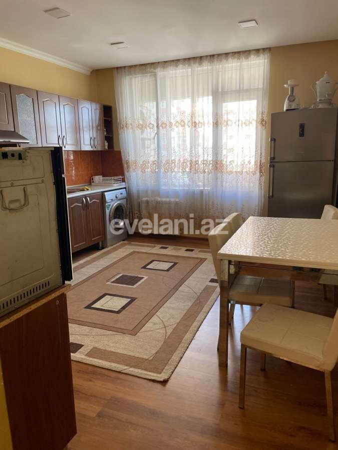 Satılır, köhnə tikili, 3 otaqlı, 140 m², Bakı, Binəqədi r, 9-cu mikrorayon q.
