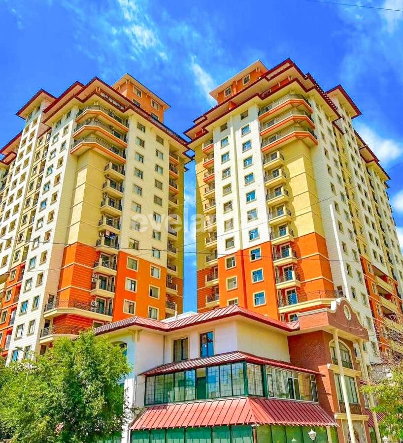 Satılır, yeni tikili, 2 otaqlı, 70 m², Bakı, Nizami r, Qara Qarayev m.