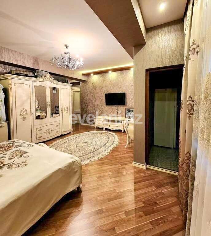 Satılır, yeni tikili, 4 otaqlı, 170 m², Bakı, Nizami r, 8-ci kilometr q, Neftçilər m.
