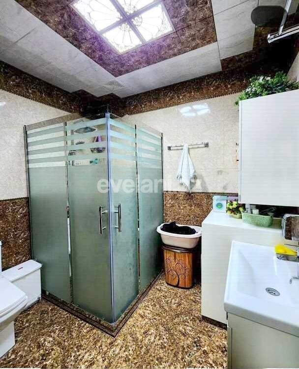 Satılır, yeni tikili, 4 otaqlı, 170 m², Bakı, Nizami r, 8-ci kilometr q, Neftçilər m.