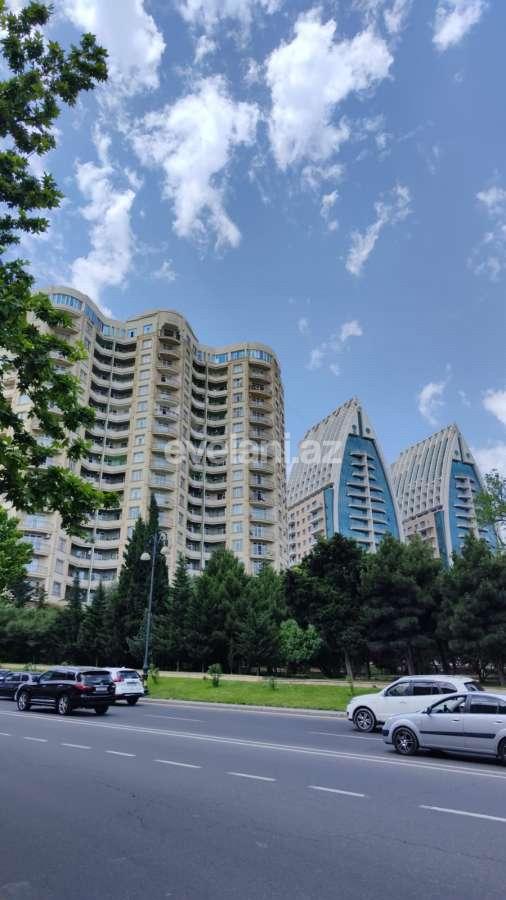 Сдаётся, новостройка, 3-комнаты, 130 m², Баку, Ясамальский r, Ичери Шехер m.