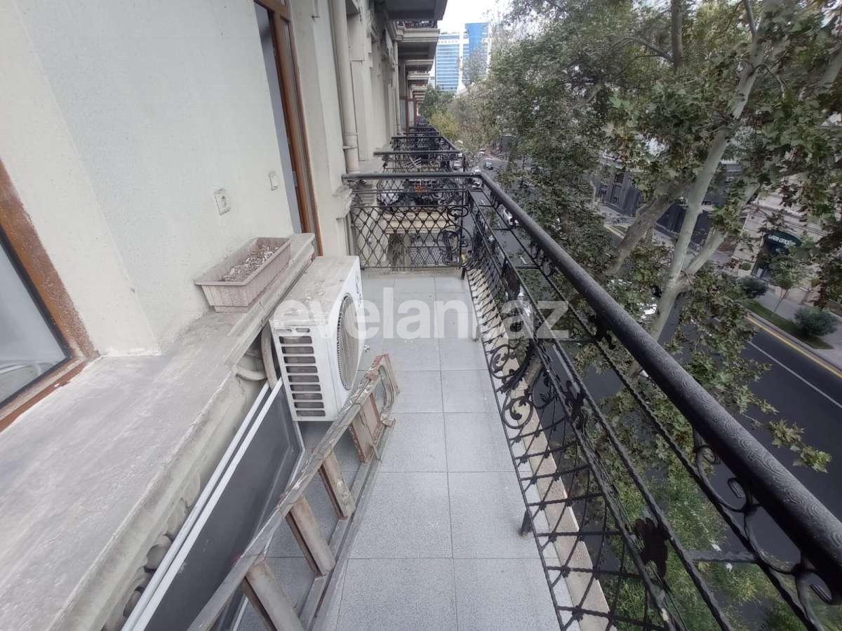 Kirayə verilir, köhnə tikili, 4 otaqlı, 101 m², Bakı, Səbail r, Sahil m.