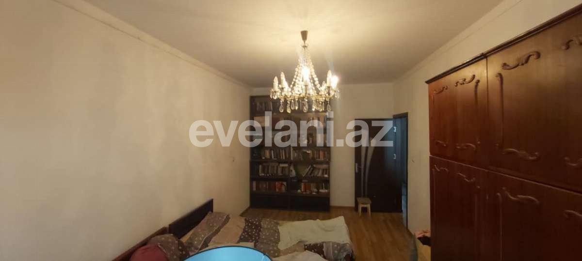 Satılır, köhnə tikili, 3 otaqlı, 85 m², Bakı, Binəqədi r, 8-ci mikrorayon q, Azadlıq prospekti m.