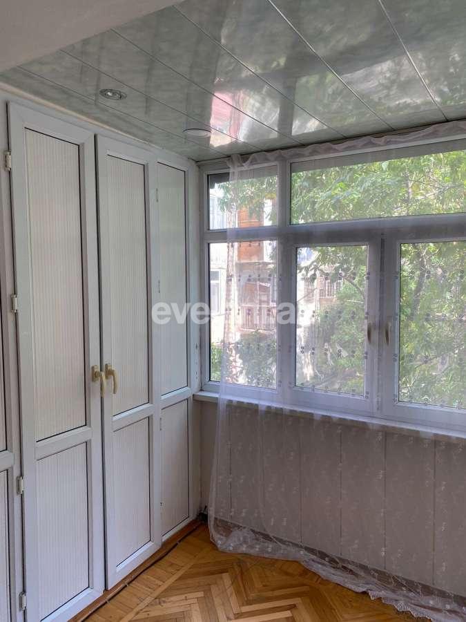 Сдаётся, вторичка, 3-комнаты, 70 m², Баку, Ясамальский r, Иншаатчылар m.