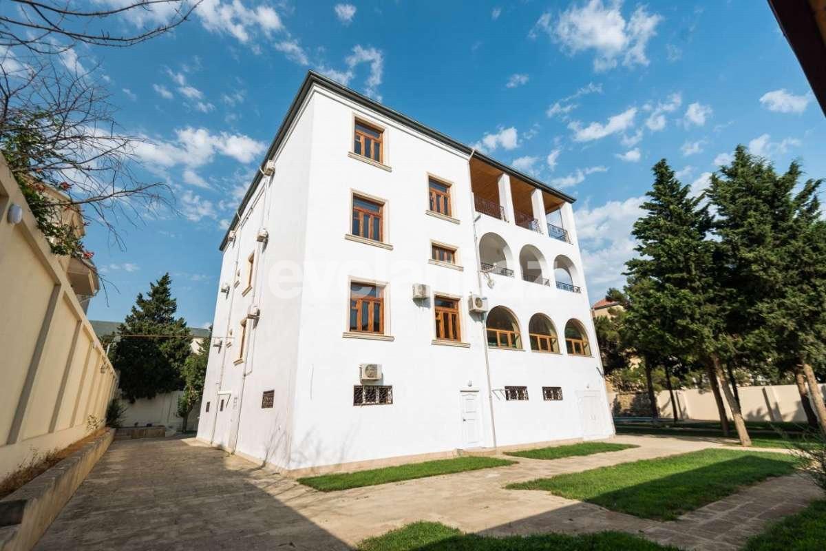 Kirayə verilir, villa, 10 otaqlı, 1020 m², Bakı, Səbail r, Badamdar q.