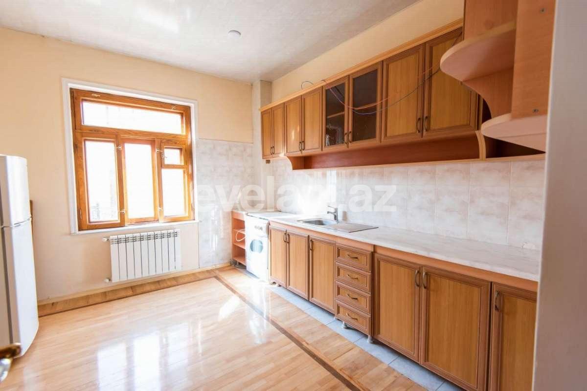 Kirayə verilir, villa, 10 otaqlı, 1020 m², Bakı, Səbail r, Badamdar q.