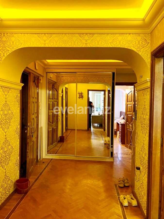 Satılır, köhnə tikili, 3 otaqlı, 110 m², Bakı, Yasamal r, Elmlər Akademiyası m.