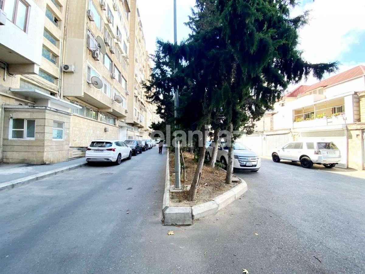 Satılır, köhnə tikili, 3 otaqlı, 110 m², Bakı, Yasamal r, Elmlər Akademiyası m.