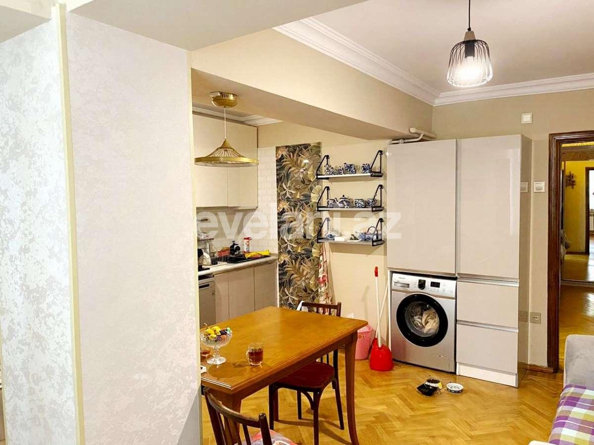 Satılır, köhnə tikili, 3 otaqlı, 110 m², Bakı, Yasamal r, Elmlər Akademiyası m.