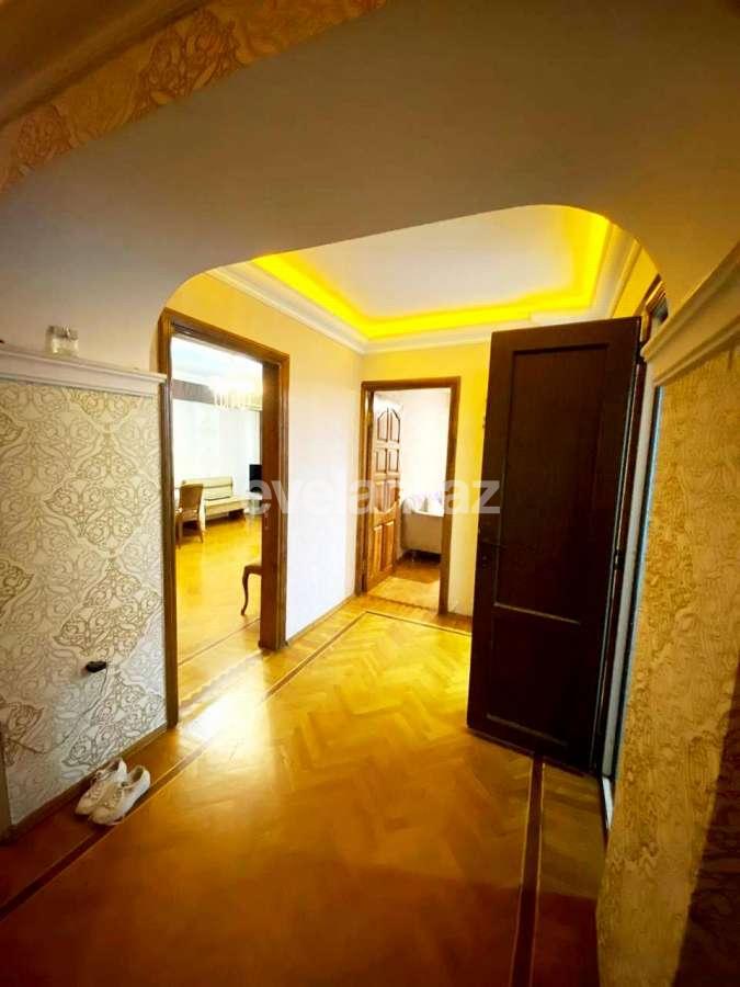 Satılır, köhnə tikili, 3 otaqlı, 110 m², Bakı, Yasamal r, Elmlər Akademiyası m.