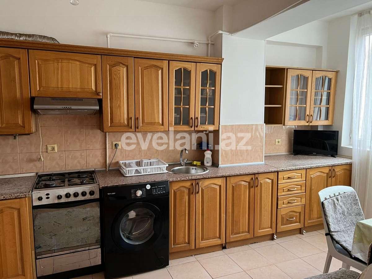 Kirayə verilir, köhnə tikili, 3 otaqlı, 70 m², Bakı, Şah İsmayıl Xətai m.
