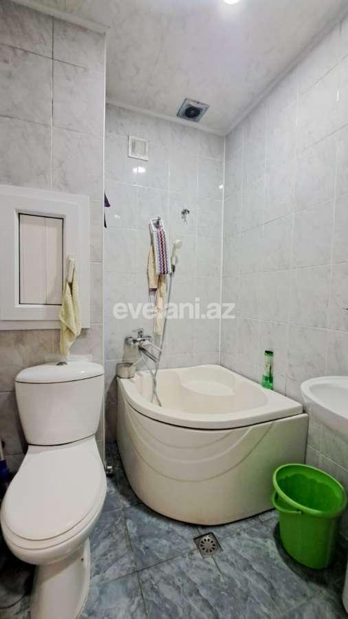 Satılır, köhnə tikili, 3 otaqlı, 65 m², Bakı, Nəsimi r, 4-cü mikrorayon q, Memar Əcəmi m.