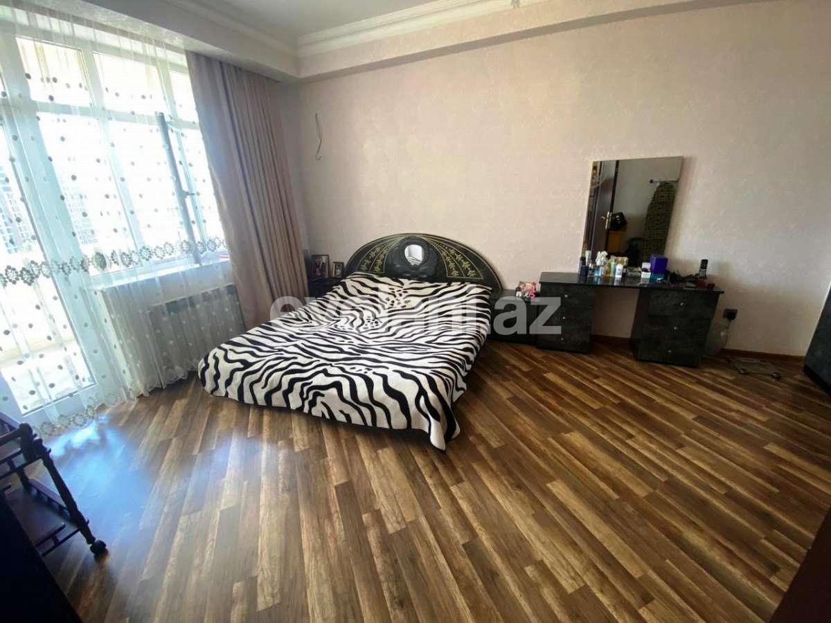 Satılır, yeni tikili, 3 otaqlı, 106 m², Bakı, Yasamal r, Elmlər Akademiyası m.