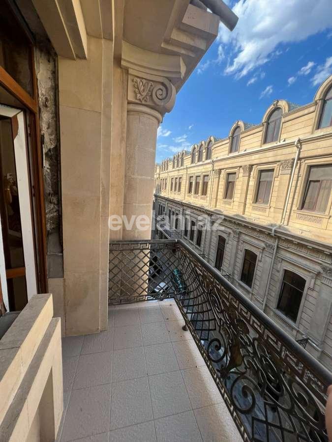 Kirayə verilir, köhnə tikili, 4 otaqlı, 171 m², Bakı, Səbail r, Sahil m.