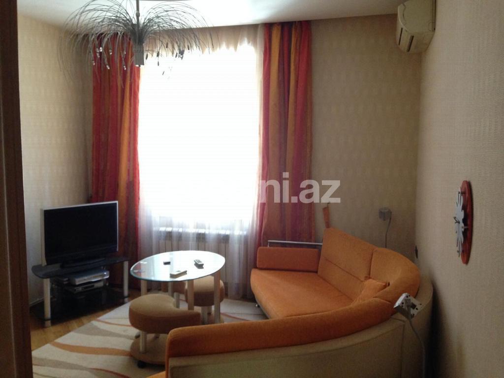 Сдаётся, вторичка, 2-комнаты, 65 m², Баку, Сабаильский r, Ичери Шехер m.