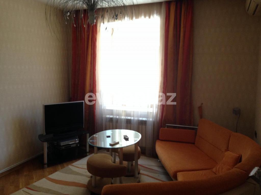 Сдаётся, вторичка, 2-комнаты, 65 m², Баку, Сабаильский r, Ичери Шехер m.