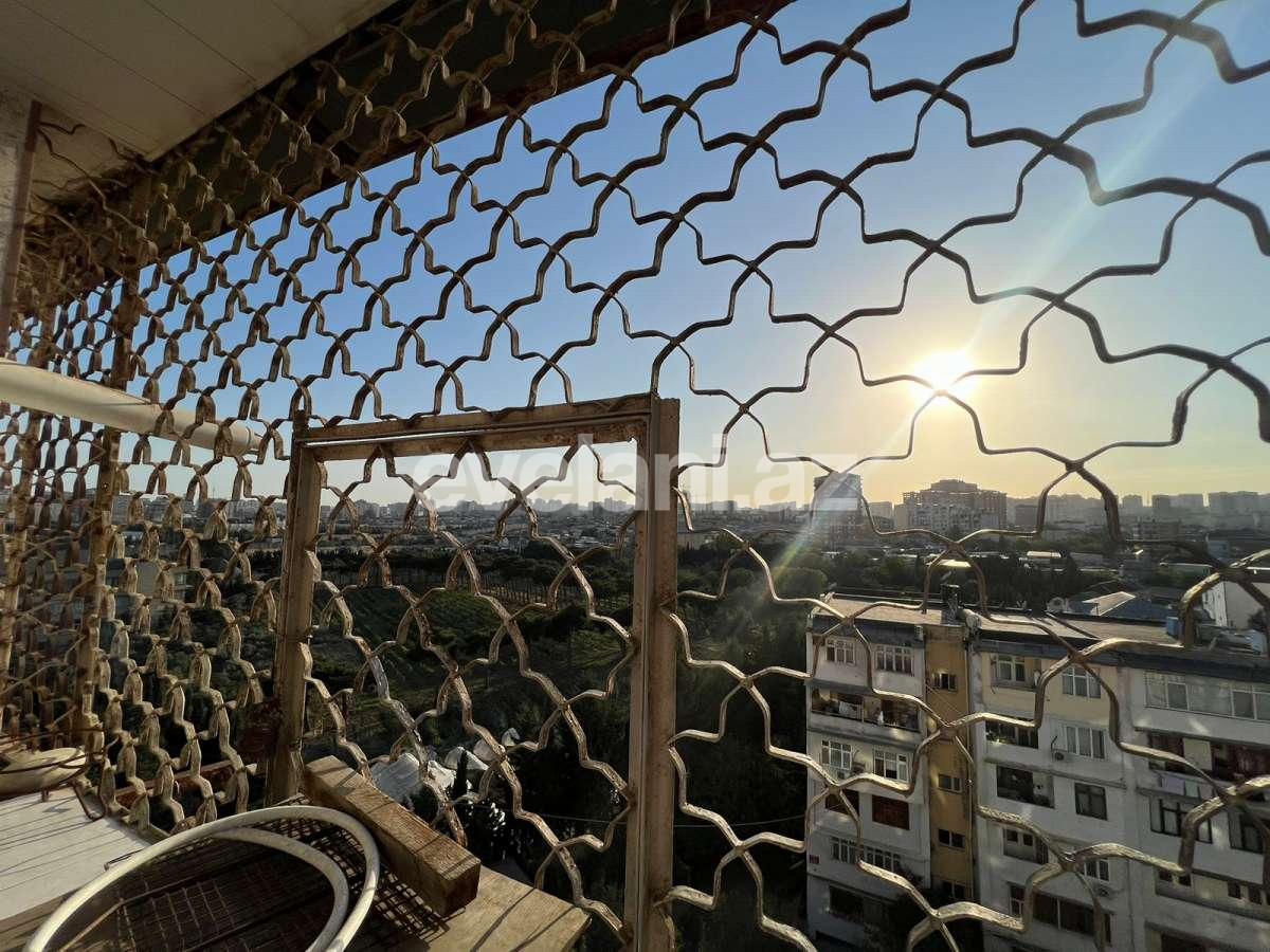 Продаётся, вторичка, 5-комнаты, 145 m², Баку, Бинагадинский r, Азадлыг проспекти m.