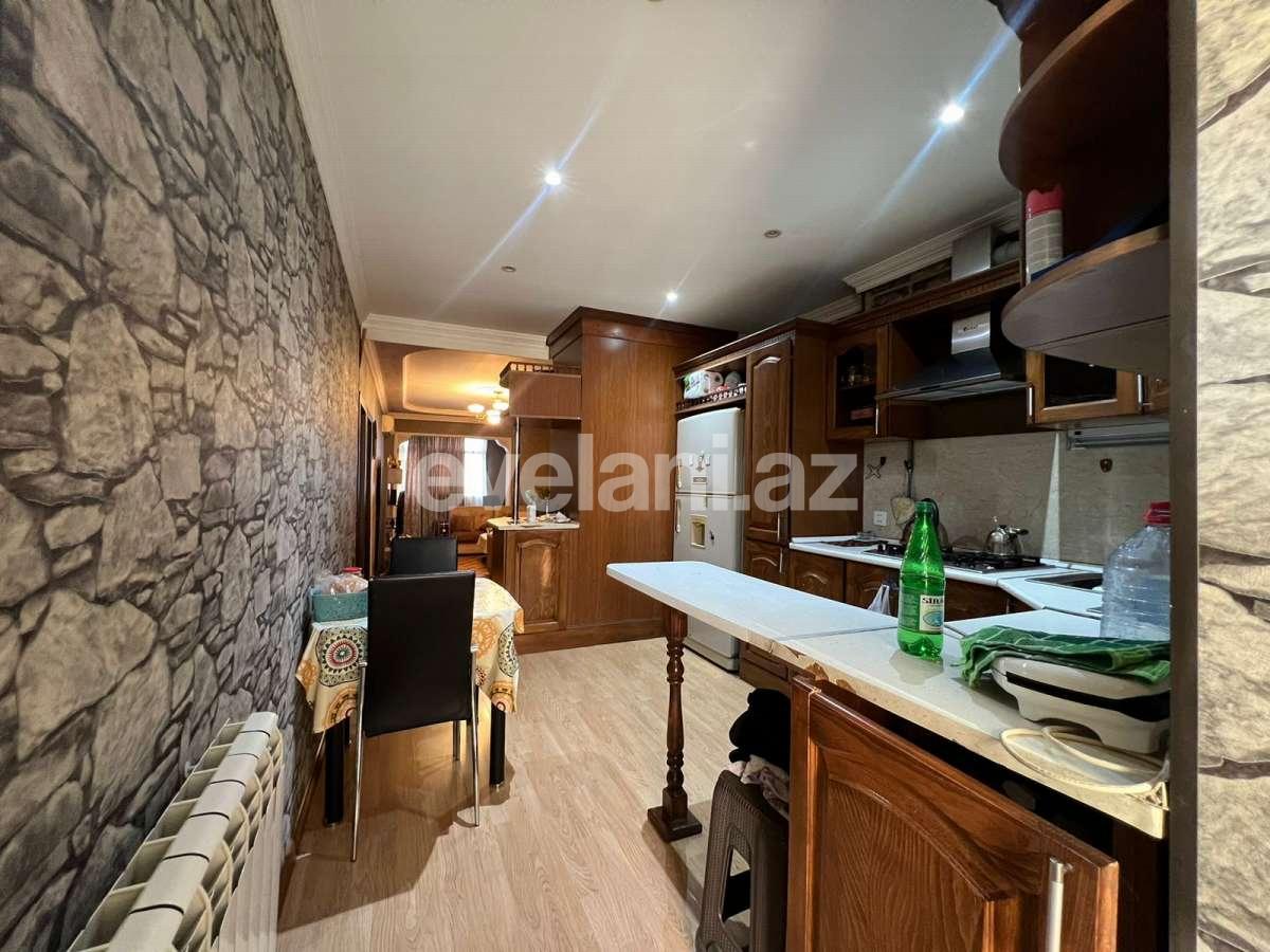 Продаётся, вторичка, 5-комнаты, 145 m², Баку, Бинагадинский r, Азадлыг проспекти m.