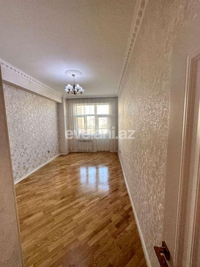 Satılır, yeni tikili, 2 otaqlı, 70 m², Bakı, Binəqədi r, 8-ci mikrorayon q, Azadlıq prospekti m.