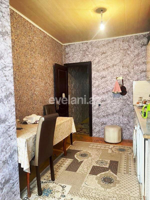 Satılır, köhnə tikili, 3 otaqlı, 80 m², Bakı, Nizami r, 8-ci kilometr q, Neftçilər m.