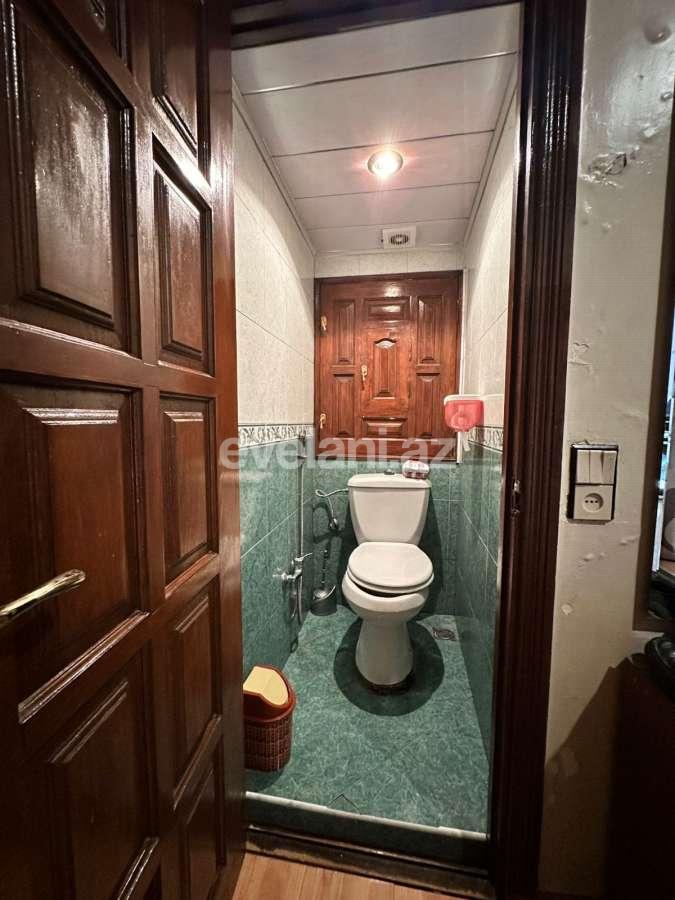 Satılır, köhnə tikili, 3 otaqlı, 70 m², Bakı, Nəsimi r, 3-cü mikrorayon q, Memar Əcəmi m.