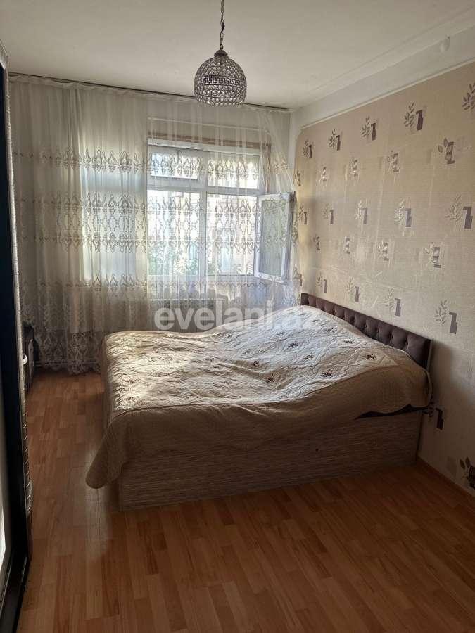 Satılır, köhnə tikili, 3 otaqlı, 70 m², Bakı, Nəsimi r, 3-cü mikrorayon q, Memar Əcəmi m.