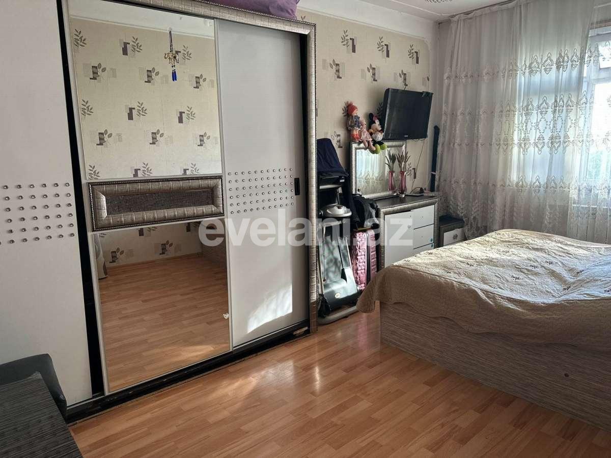 Satılır, köhnə tikili, 3 otaqlı, 70 m², Bakı, Nəsimi r, 3-cü mikrorayon q, Memar Əcəmi m.